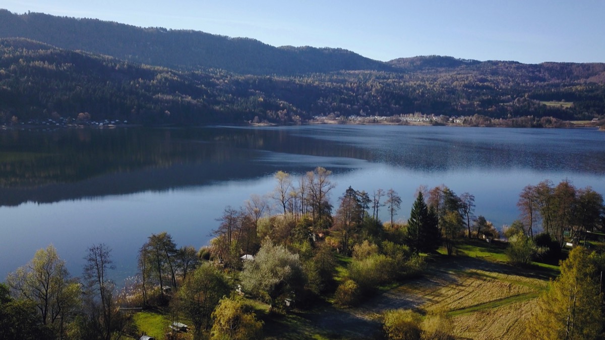 Blick vom Seegrundstück über den Keutschacher See